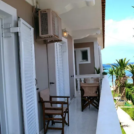Roula Kotsonis Superior Aparthotel 3*