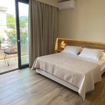 Roula Kotsonis Superior 3* أرغاسي