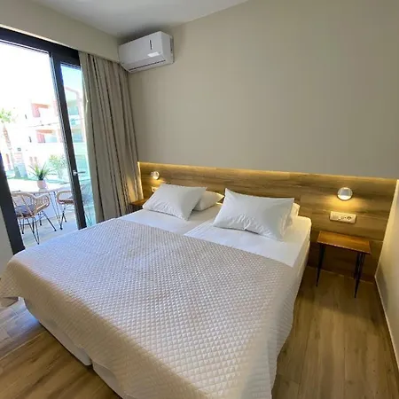 Roula Kotsonis Superior Aparthotel