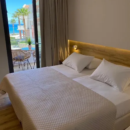 Roula Kotsonis Superior Aparthotel