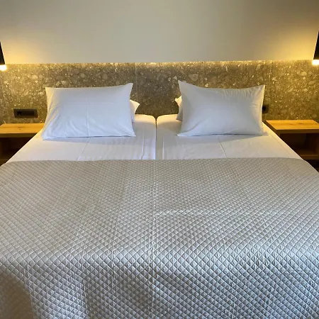 Roula Kotsonis Superior Apartmanhotel 3*