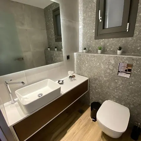 Roula Kotsonis Superior 3*